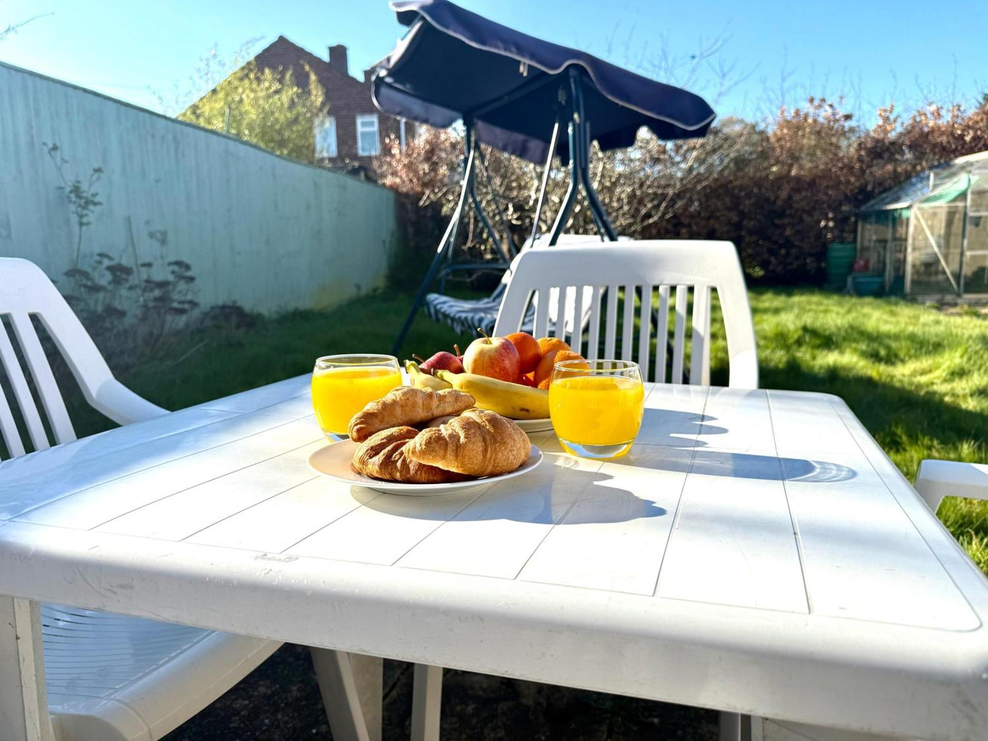 Stylish 3-Bedroom House With Garden & Free Parking'S, Prime Location With Private Garden Kidlington Eksteriør billede