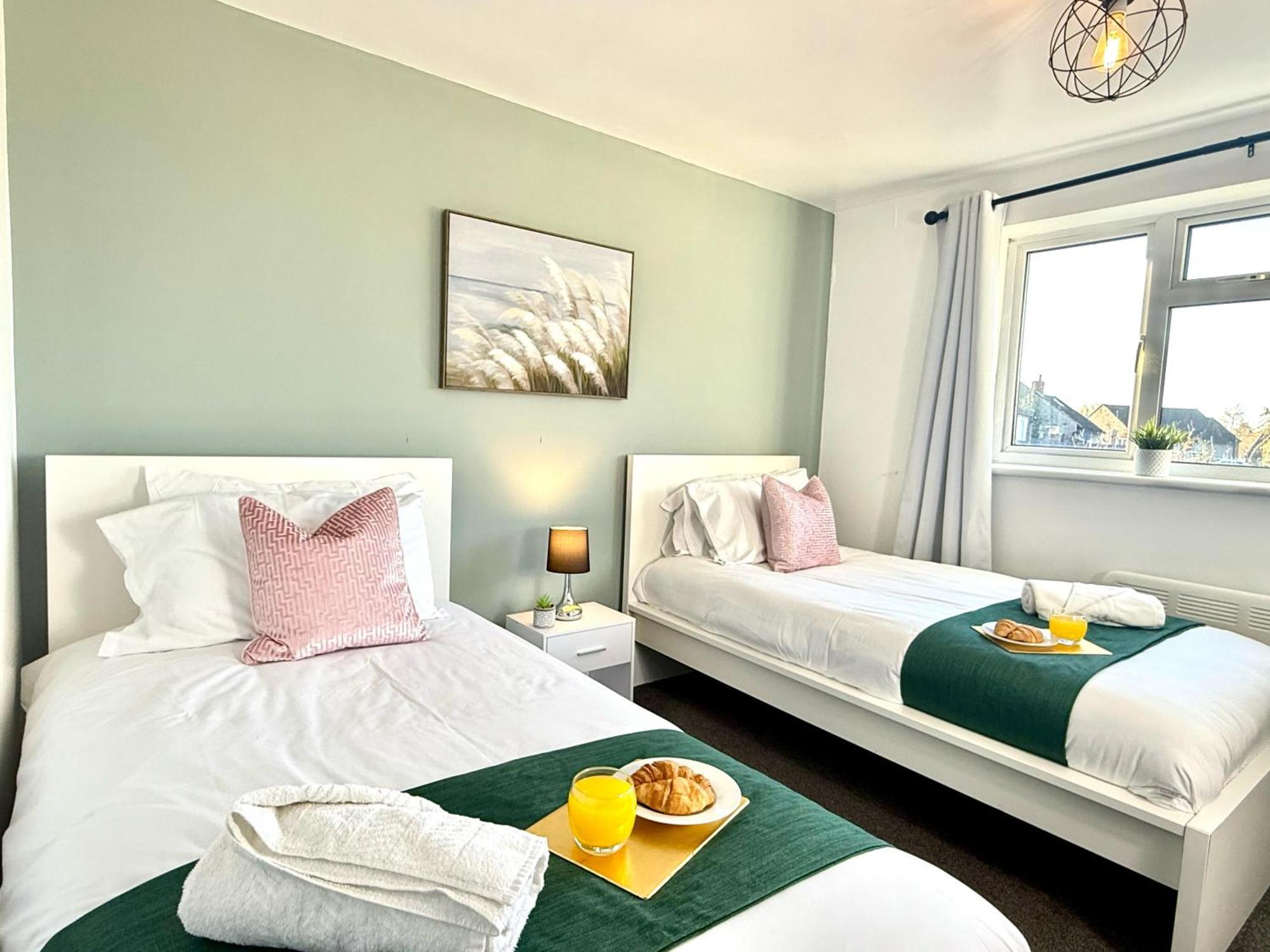 Stylish 3-Bedroom House With Garden & Free Parking'S, Prime Location With Private Garden Kidlington Eksteriør billede
