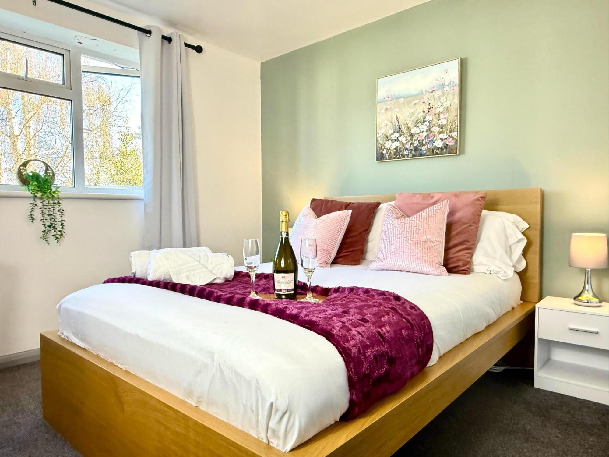 Stylish 3-Bedroom House With Garden & Free Parking'S, Prime Location With Private Garden Kidlington Eksteriør billede